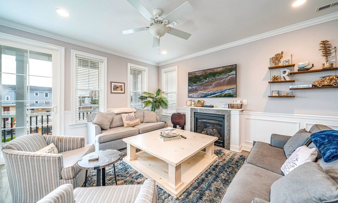 North End House | Heart of OCNJ! 5BR/4BA Beach Block Condo w/Elevator -Sleeps 16!