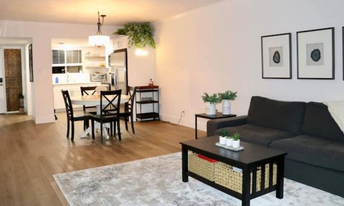 Fashion Square Condo | Heart of Scottsdale!(Walk to Old Town)