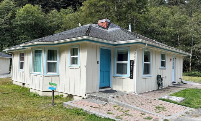 Orick House | Heart of the Redwoods EQUONI Cottage w/Sauna
