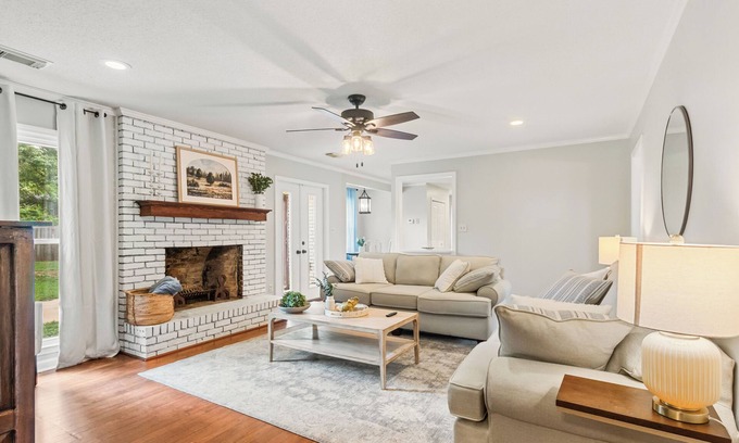 Northport House | Hearth House 4BR 3.5 miles to Bryant-Denny Stadium