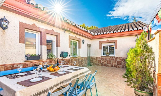 Cijuela House | Heated house, ideal families, 16 km Granada, 50 km Sierra Nevada, 50 km beach.