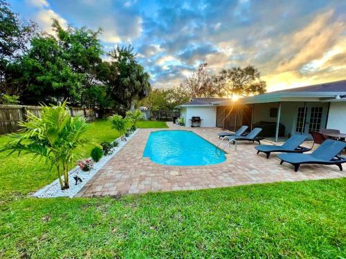 Palm Harbor House | Heated Pool, Pet friendly,Dunedin Beach Gem