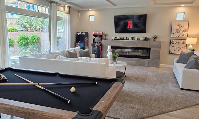 Arden House | Heated Pool & Spa ★ Arcades ★ Pool Table ★ King Beds