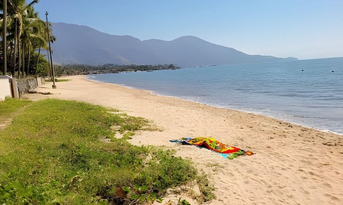 Pontal da Cruz House | Heated pool with hydro and beach