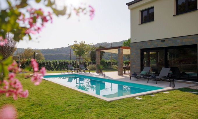 Piran Villa | Heated Swimming Pool/Jacuzzi/Sauna /BBQ/4 Bedroom - Villa Olivetum