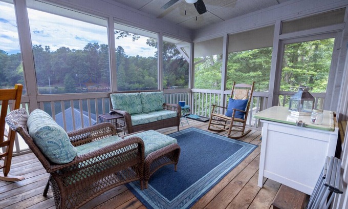 Mountain Rest Cottage | "Heaven’s Hideaway" Lake Front Cottage