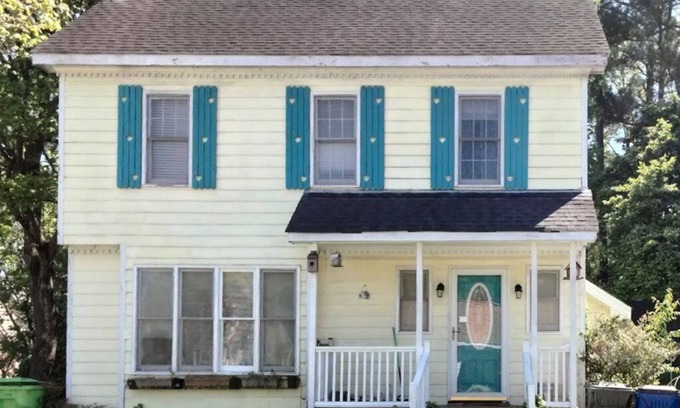 Northeast Raleigh House | Heidi's Haven. Charming 3-bedroom house. Northeast Raleigh. 9 mins from downtown