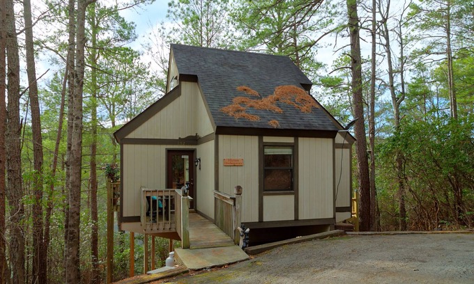 Helen House | Helen Hideaway - Cozy Getaway in Innsbruck Golf Community