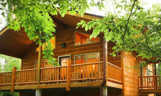 Helen Cabin | Helen Riverside Cabin-Chattahoochee River-Walk to Town