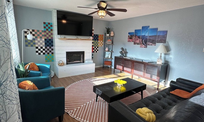 Helena House | ❤️Helena Haven, near hiking trails with AC, WiFi & W/D.