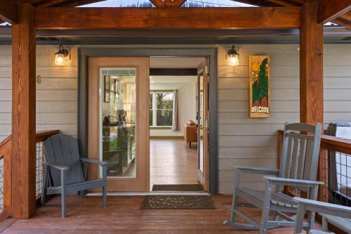 Pikeville House | Hemlock Haven - Fall Creek Falls Escape -Sleeps 16