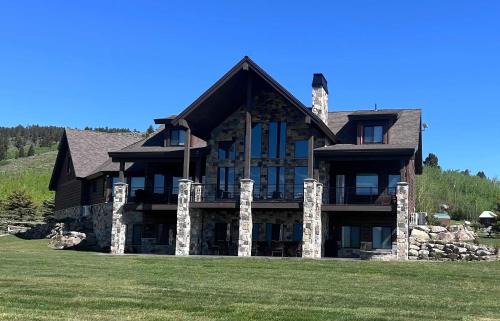 Island Park House | Henrys Lake Walkout Cabin