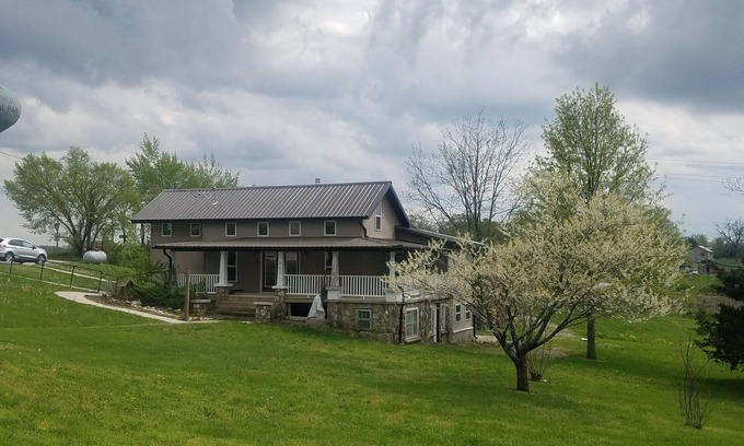 Mansfield House | Heritage Guesthouse-peaceful haven at edge of town