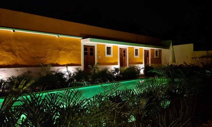 Barrio de Santiago Hotel | Hermosa habitación con 1 cama king size y 1 matrimonial en el centro de Mérida.