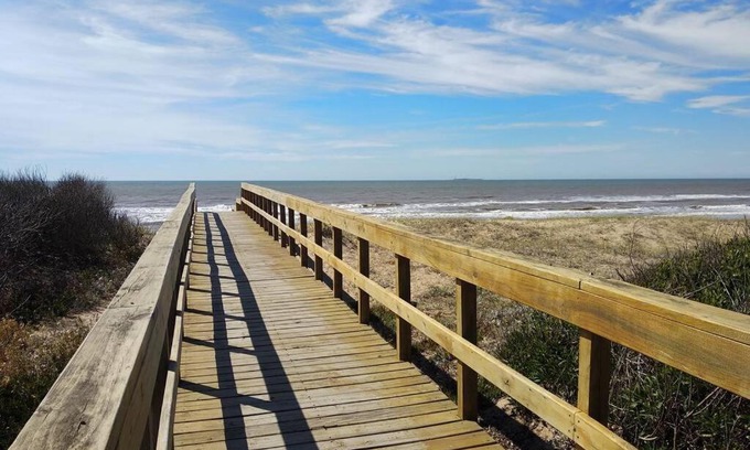 Aidy Grill Apartment | Hermoso apto en edif frente al mar para 4, todo equipado