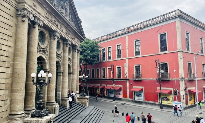 Downtown Mexico City Apartment | Hermoso depto centro histórico CDMX, primer piso con balcon.
