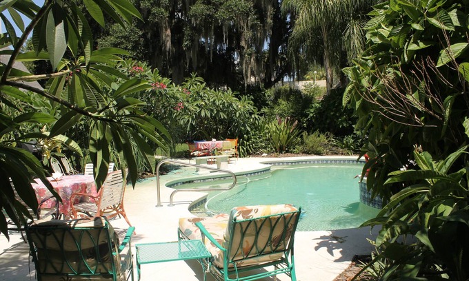 Mount Dora Bed & Breakfast | Heron Cay Lakeview Bed & Breakfast Inn