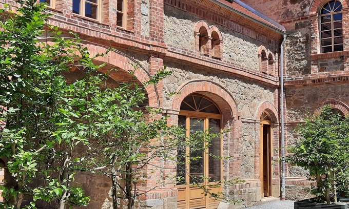 Buhlau Condo | HexenburgbeiDresden Maisonette über 2 Etagen mit 4 Schlafzimmern, Kamin, Terrasse und Faßsauna, Nähe Sächsische Schweiz