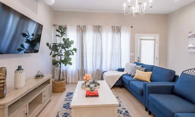 Fountain Square House | HGTV Designer 5 BD Indy Home by Fountain Square