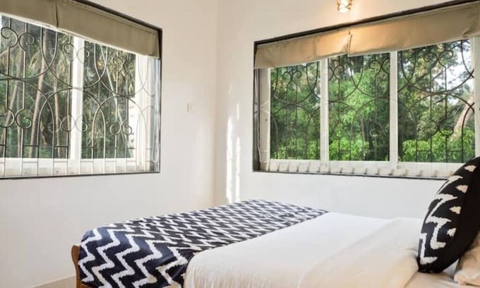 Arpora Villa | Hi5 Stays Casa SEaRENITY 4BHK Pvt Pool North Goa