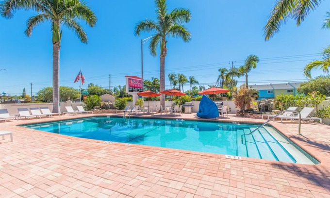 Sarasota Hotel | Hibiscus Suites - Sarasota