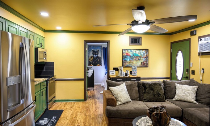 West Columbia Apartment | Hidden Gem 2BR, USC Visits & Ft. Jackson Grads 🪖Veteran-Owned 🪖