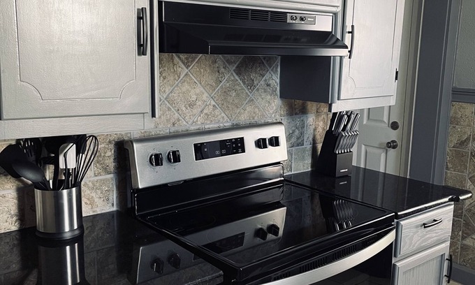 Florence House | Hidden Gem Downtown Florence - Near UNA