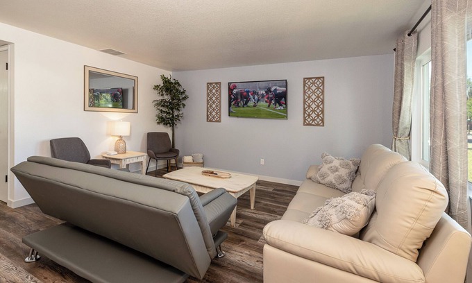 Veterans Park House | Hidden Gem In Boise!