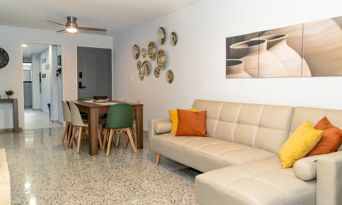 Cali Apartment | Hidden gem & modern, 2bed/3bath apt. w/private parking. 5 min to local shops!