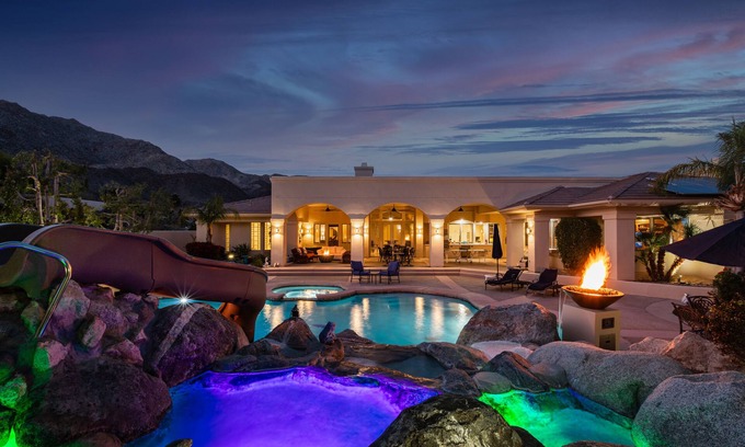 Palm Desert Villa | Hidden Oasis: Pickleball Basketball Waterslide Game Room Gym! ⭐️⭐️⭐️⭐️⭐️