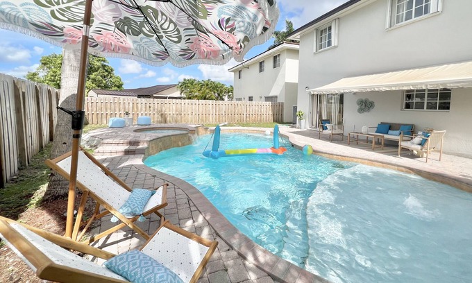 Country Walk House | Hidden Palms Miami - Family sized home with game room & pool