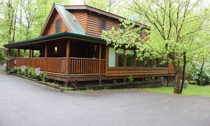 Pigeon Forge Cabin | Hidden Treasure in the heart of Pigeon Forge