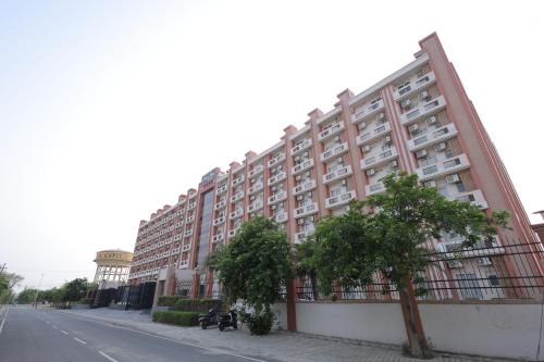 Vrindavan Hotel | Hide Away Studios