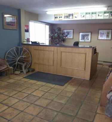 Rocky Ford Hotel | High Chaparral Inn