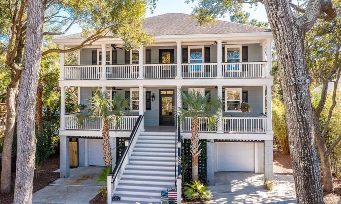 Sunset Point House | High-End Beach Home, Walking Distance to Beach & Close To Town - On The Half Shell!