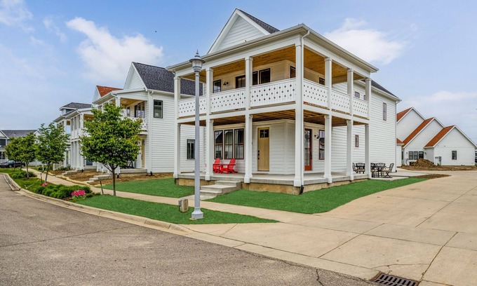 Saint Joseph House | High End Home in St Joseph, MI with Water Views & Pool! 7 night minimum.