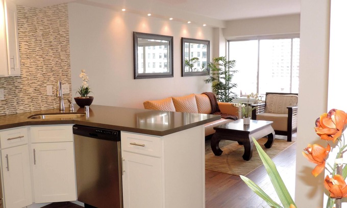 Waikiki Condo | High-end Renovations! Gorgeous, Oceanview, Oceanfront Luxury Suite!