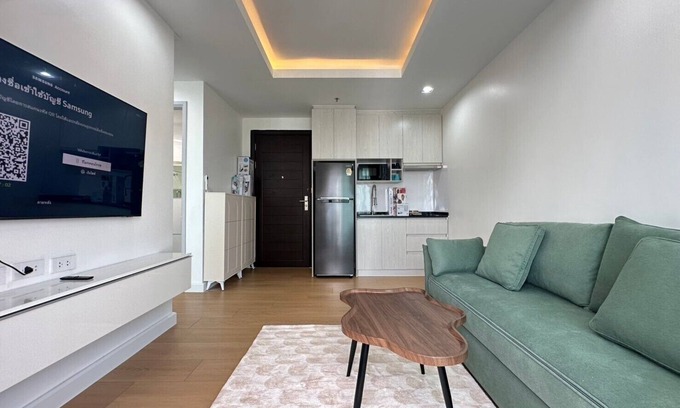 Makkasan Apartment | High Floor 1-bedroom apartment with AC, WiFi, fitness room in Thonglor, Bangkok