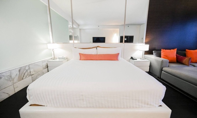 Las Vegas Apartment | High Floor Studio Strip View/Balcony | at Palms Place