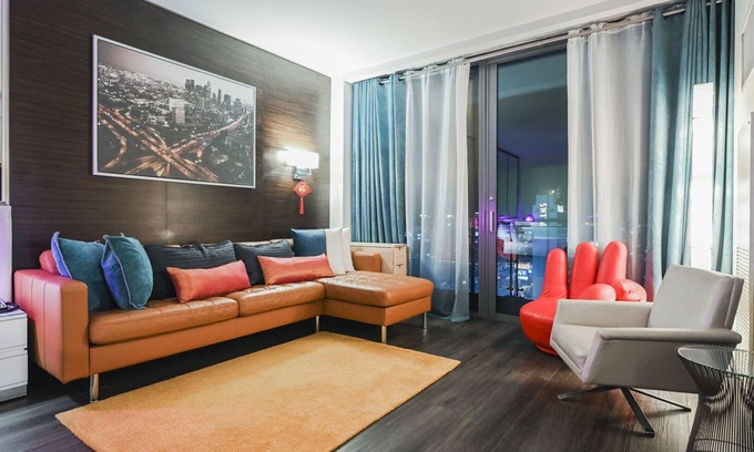 Las Vegas Apartment | High Floor Studio Strip View w/Open Balcony at Palms Place