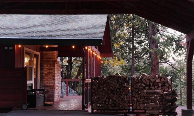 Strawberry Cabin | High Sierra Hideaway Cabin near Pinecrest lake & Dodge Ridge