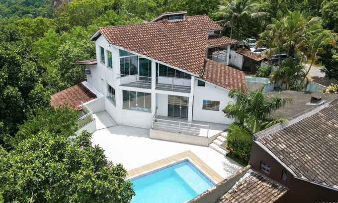Boicucanga Beach House | HIGH STANDARD HOUSE WITH: SEA VIEW, POOL, WIFI AND 04 BEDROOMS.
