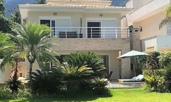 Guaeca House | High standard house in a condominium on the beach, 4 suites, air cond. and swimming pool