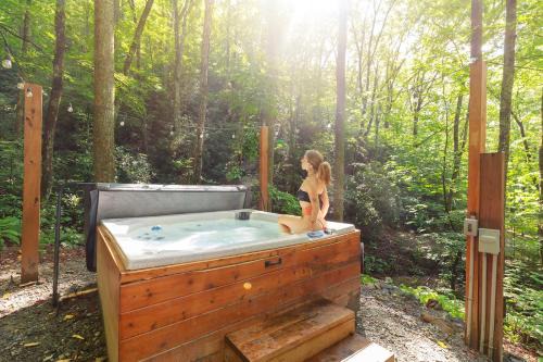 Saluda House | High Top cabin at Cabin Fever in NC