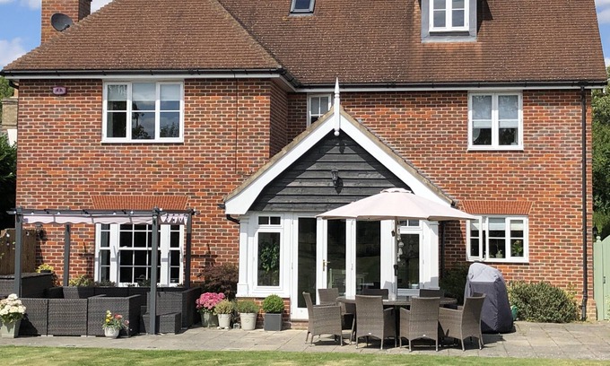 East Bergholt House | Highview House - 5 Bed Home in Constable County, Suffolk