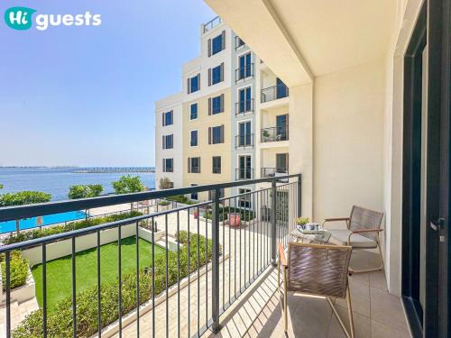 Dubai Apartment | HiGuests - Seaside Serenity 1 BR at Port De La Mer