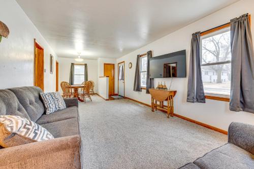 Lake Mills House | Hike, Fish and Boat Lake Mills Home with Yard