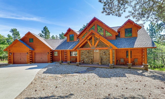 Deadwood Cabin | Hike, Fish & More: Grand Cabin w/Decks in Sturgis