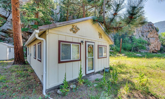 Drake Cabin | Hike, Fish & Relax: Cabin 4 Mi to Lake Estes!