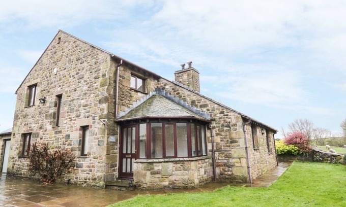 Carnforth Cottage | HILL BANK, family friendly, with open fire in Hutton Roof